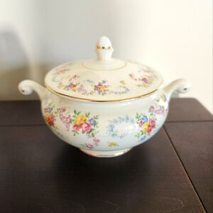 1950s Homer Laughlin Eggshell Nautilus Sugar Bowl with Lid